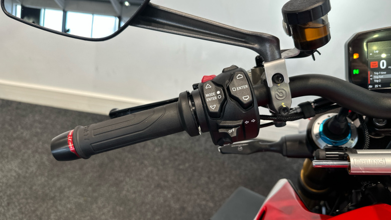 Ducati Streetfighter V4 S Red (22MY)